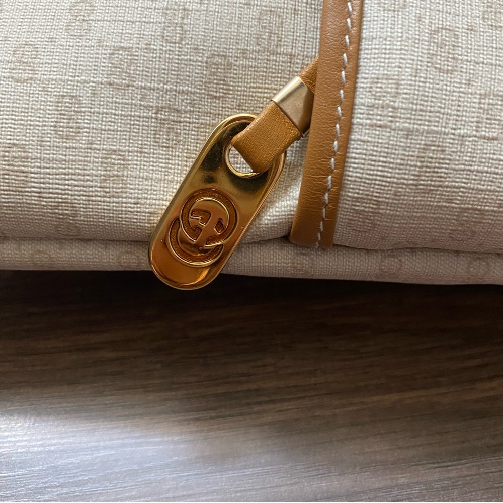 VINTAGE Gucci Micro GG Monogram Cream Tote - Picture 7 of 14